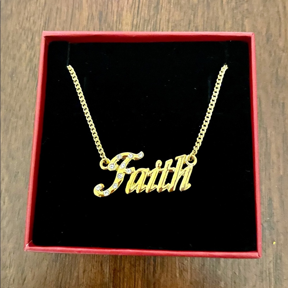 Pendant Faith Name